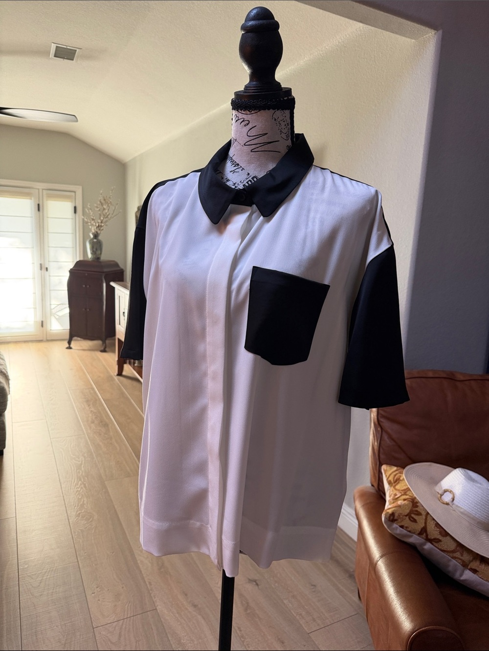 DKNY Black and White Short-Sleeve Colorblock Button-Down Shirt